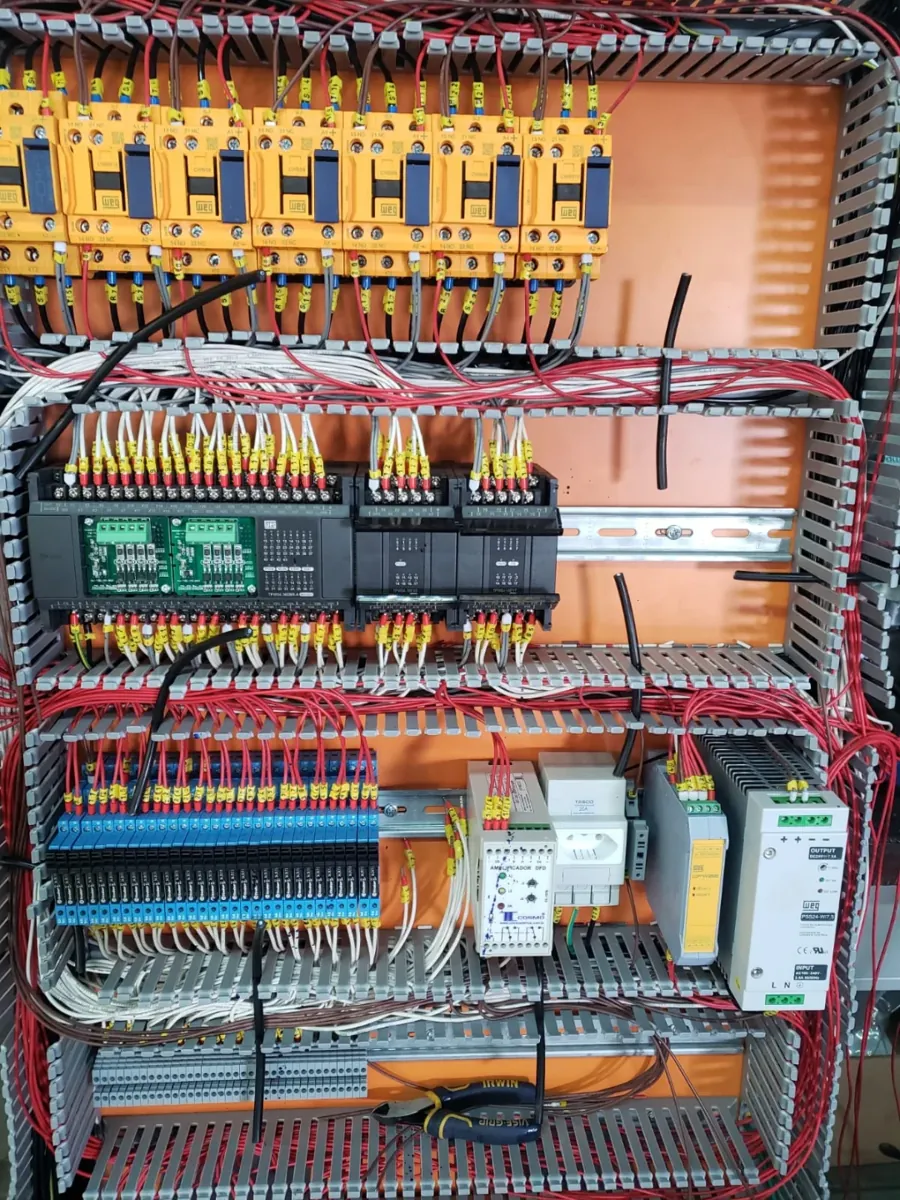 Painel industrial SCAION — Retrofit de Máquinas