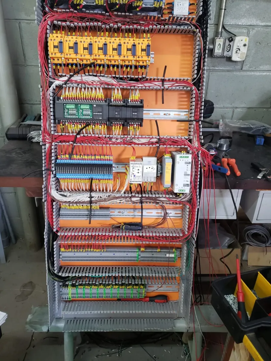 Painel industrial SCAION — Montagem de Painéis Elétricos